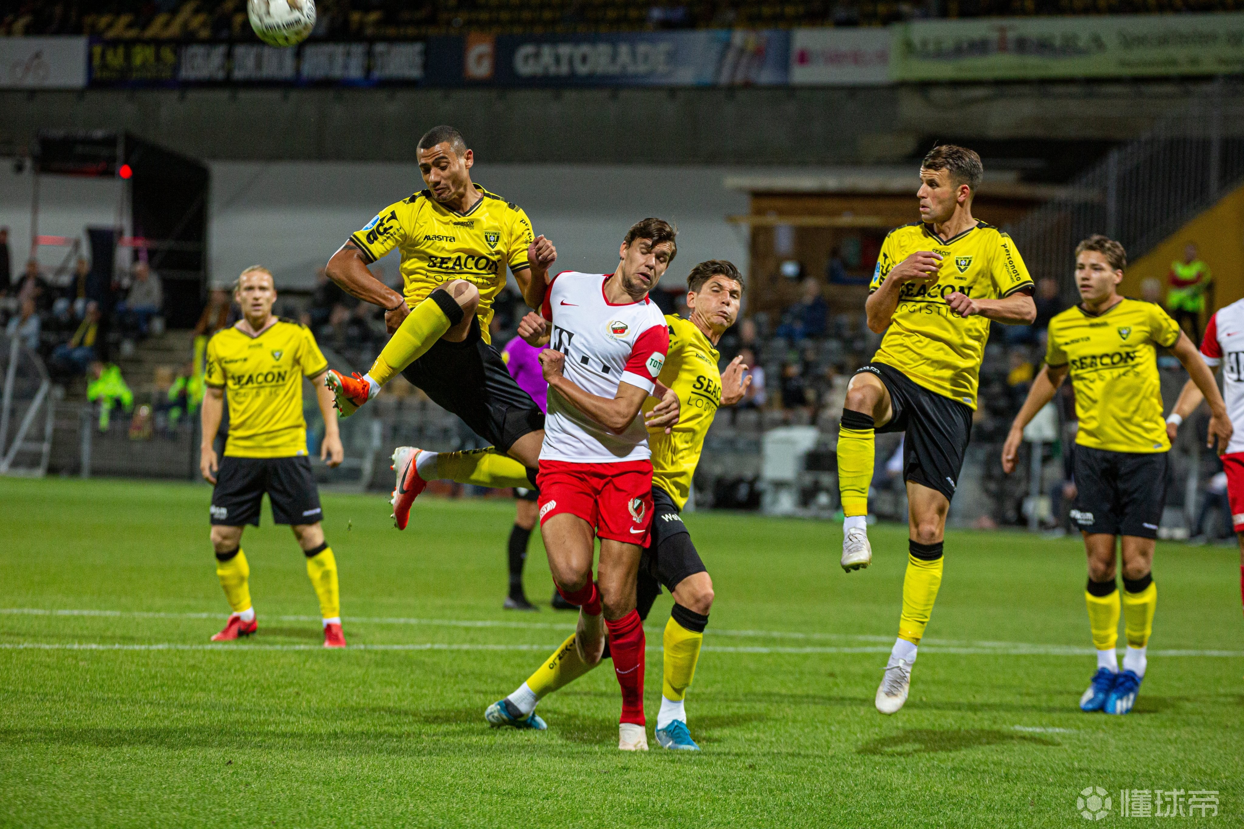 荷甲今晚再迎强敌，达拉斯独行侠绝杀压哨，主帅态度：信心回归，球探报告显示潜力的简单介绍