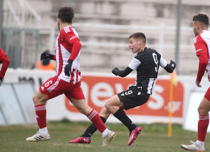 英超赛程吃紧;拉齐奥集结日回应争议;赛场秩序良好;球探报告显示潜力 英超赛程吃紧;拉齐奥集结日回应争议;赛场秩序良好;球探报告显示潜力